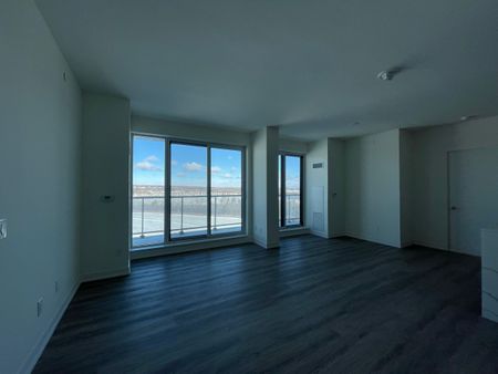 NEXT2 AT ELGIN EAST: BAYVIEW & ELGIN MILLS (2 DAVID EYER RD) AD#101327 - Photo 2