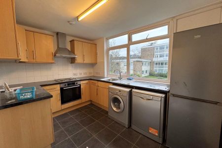 2 bedroom apartment to rent - Photo 4