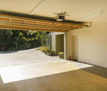 Stunning 5-Bedroom Family Home - Photo 4