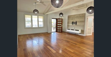 Entertainer’s Delight! - Photo 2