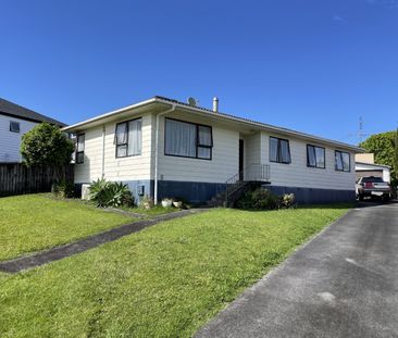 4 Bedrooms Family Home in Bucklands Beach - Photo 5