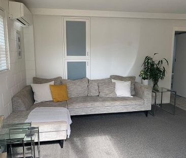 Charming 2BR Cockle Bay Flat - Photo 4