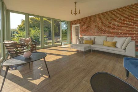 A well presented family home on the edge of the New Forest National Park. - Photo 4