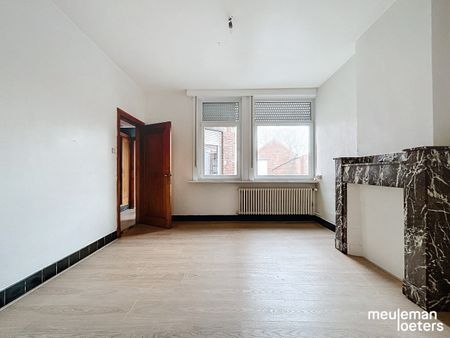 Karaktervolle ruime rijwoning met garage en tuin - Foto 3