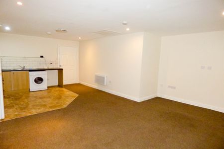 1 bed flat to rent in Front Street, Chester-Le-Street, DH3 - Photo 5