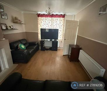 3 bedroom terraced house to rent - Photo 2