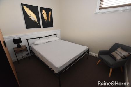 Fully Furnished & Central Apartment - Photo 5