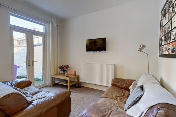 3 bedroom terraced house to rent - Photo 1