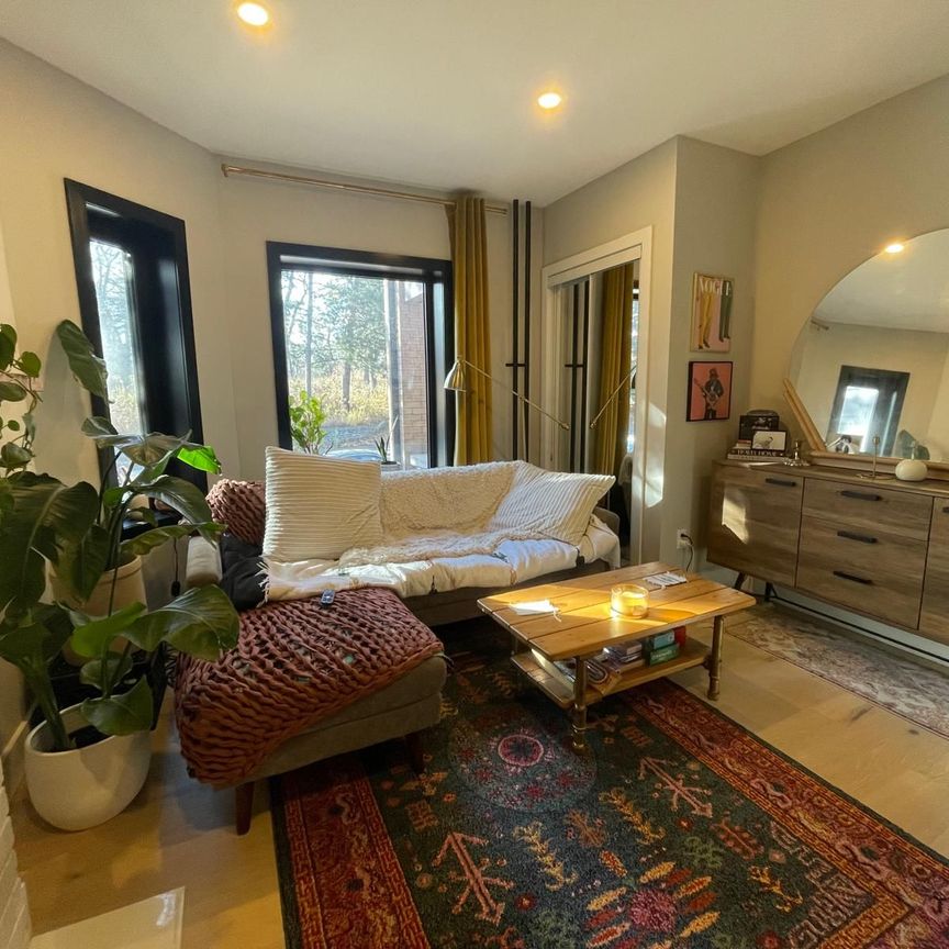 For Lease - 363 Parkside Drive Unit# 1, Toronto, Ontario - Photo 1