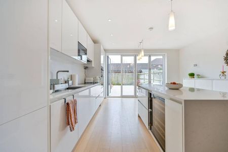 2 bedroom semi-detached house to rent - Photo 5