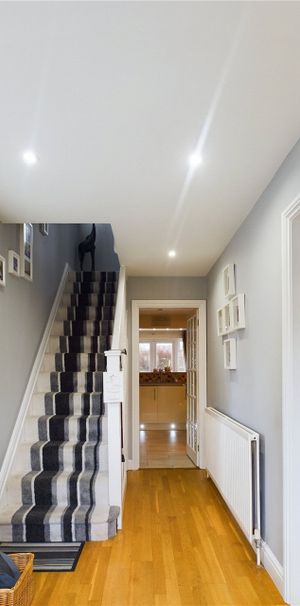 Rushden Drive, Berkshire Rushden Drive, Berkshire - Photo 2