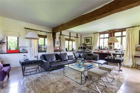 Grade II listed barn conversion set in an idyllic rural location on the outskirts of Fordcombe - Photo 3