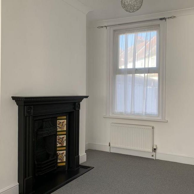 3 bedroom end of terrace house to rent - Photo 1