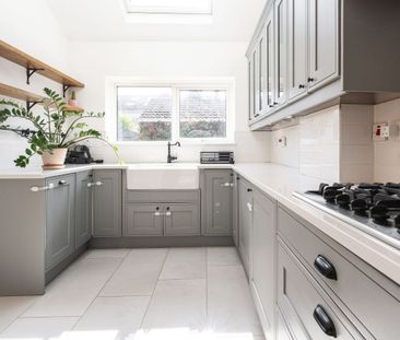 14 Glencairn Crescent, The Gallops, Leopardstown, Dublin 18 - Photo 5