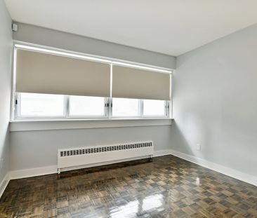 21 James Street - 608 - Photo 4