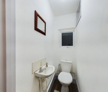 Room in a Shared House, High Street Colliers Wood, SW19 - Photo 5