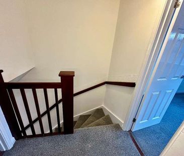 Banavie Gardens, Beckenham, Kent, BR3 - Photo 3