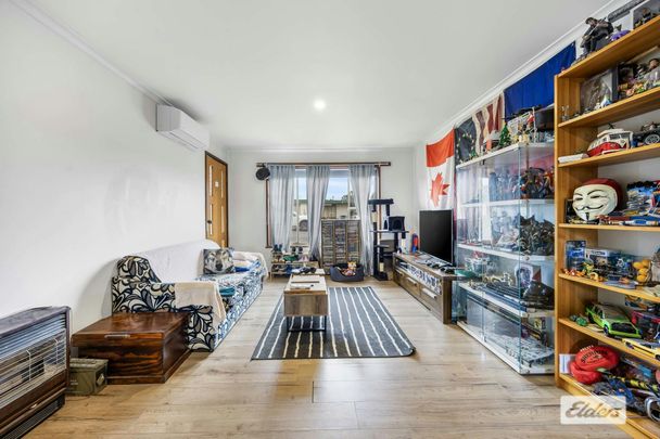 Well presented 2 Bedroom unit. - Photo 1