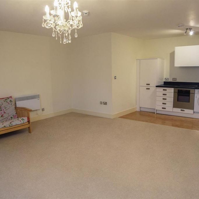 2 bedroom flat to rent - Photo 1