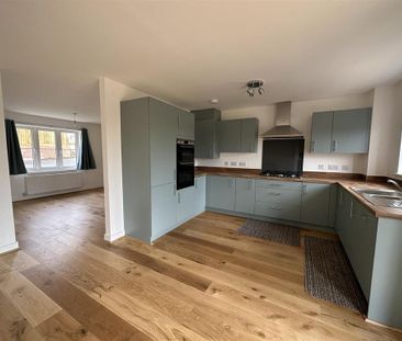 3 bedroom detached bungalow to rent - Photo 4