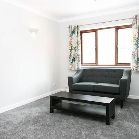 Queens Court, 24 Bridge Street - Photo 1