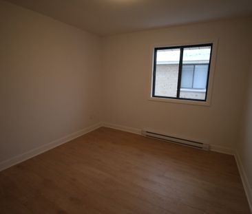 2002 Rue Robertine-Barry, H4N 3E9, H4N 3E9, Montréal - Photo 2