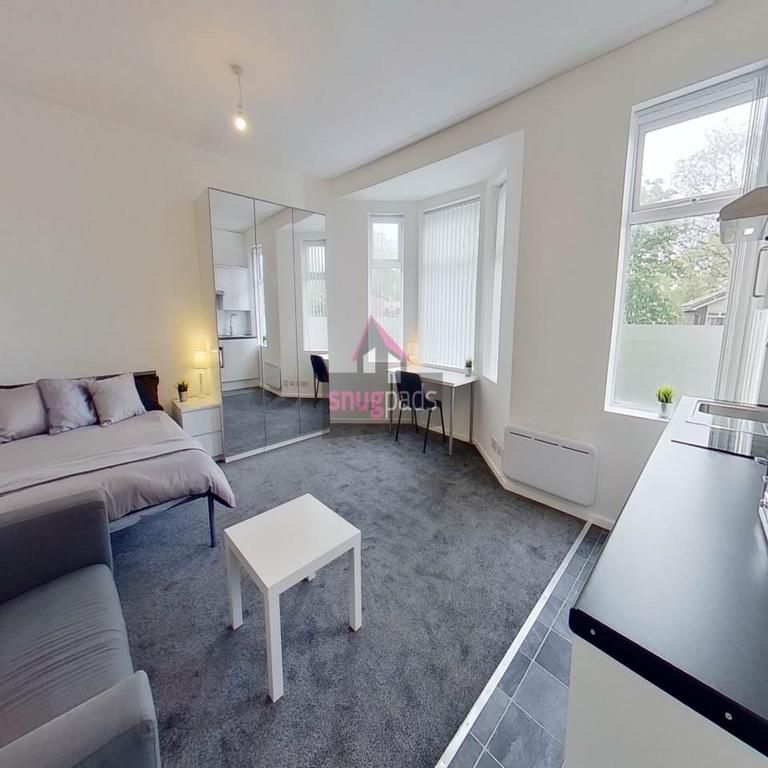 Studio to rent - Photo 1