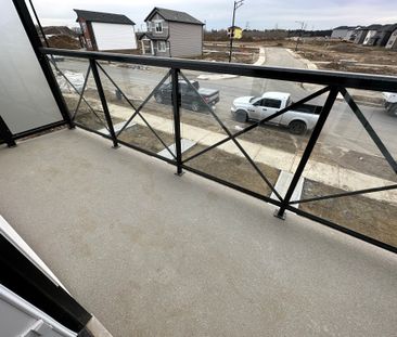 (PN 0053) Modern Living in the Heart of Aster - Brand New 2 Bed + D... - Photo 1