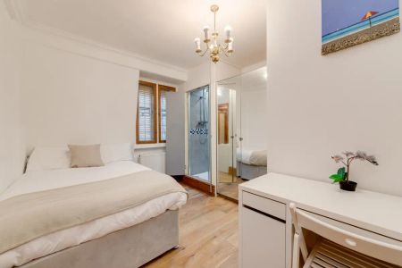 3 bedroom flat in London - Photo 4