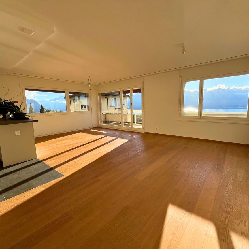 Français : Appartement de 4.5 pièces au 2ème étage avec vue sur le lac et montagnes. - Photo 1