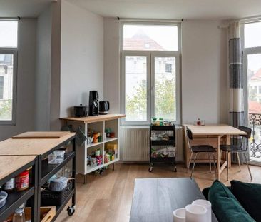 Appartement te huur in Antwerpen voor € 925 met 1 slaapkamer - Photo 2