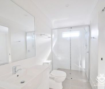 2-BEDS TOWNHOUSE IN SPRINGFIELD LAKES PRIME LOCATION! - Photo 5