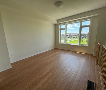 For Lease - 5 Cherry Hill Lane, Barrie, Ontario - Photo 2