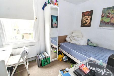 4 bedroom terraced house to rent - Photo 2
