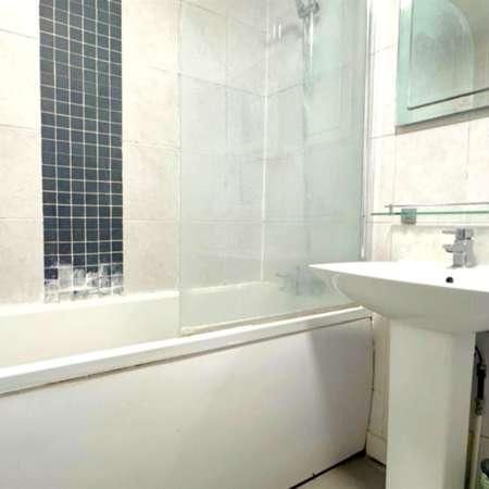 Wickham Lane, London, SE2 - Photo 3