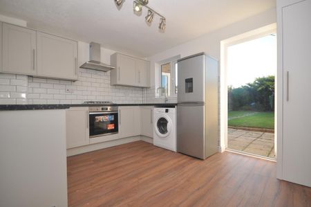 2 bedroom semi-detached house to rent - Photo 2