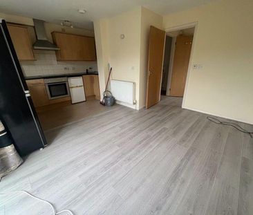 1 bedroom ground floor flat to rent - Photo 4