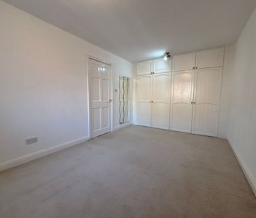 2 bed apartment to rent in Rosemary Mews, Kenilworth - Photo 4