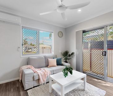 33 Berrimilla St, Manly West, Qld 4179 - Photo 1