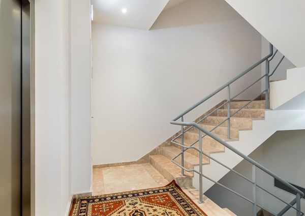 2 Bedroom Apartment with parking, Lumiar, Lisboa