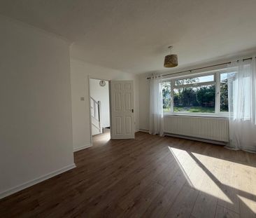 2 bedroom terraced house to rent - Photo 2