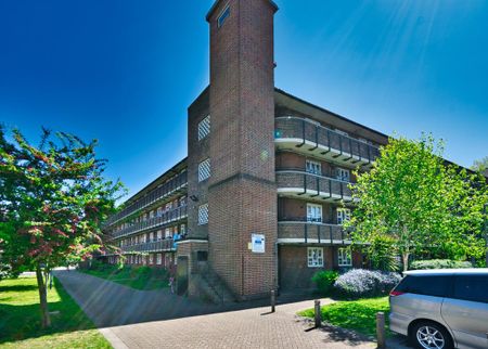 1 bedroom in a flat share to rent - Photo 3