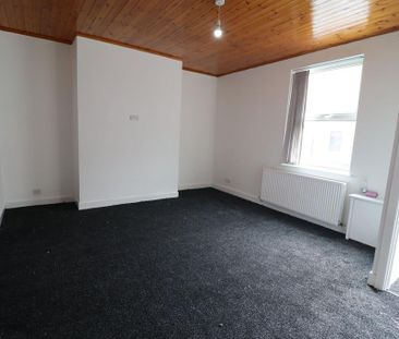 3 bedroom end of terrace house to rent - Photo 4