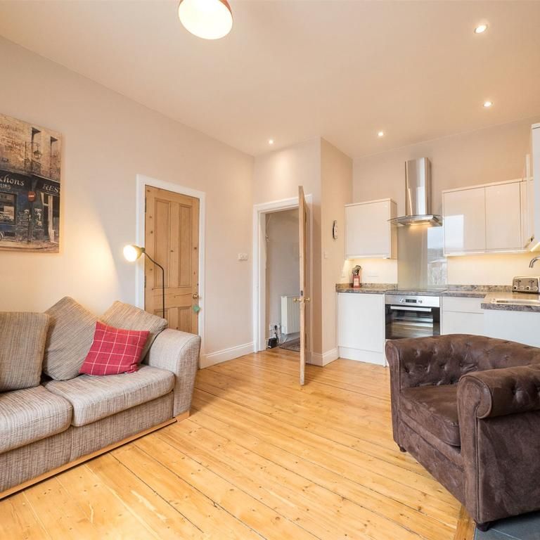 1 bedroom flat to rent - Photo 1