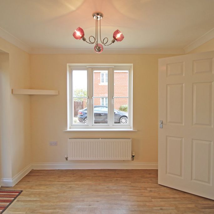 3 bedroom Three Bedroom House to rent - Photo 1