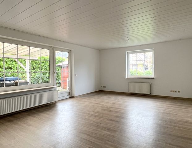 Doppelhaushälfte mit Terrasse, kleinem Garten und Garage in ruhige, zentraler Wohnlage in Bad Zw'ahn - Foto 1