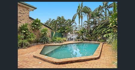 Lovely spacious townhouse with pool in complex! - Photo 5