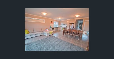 Wonderful 3 Bedroom Home - Photo 2