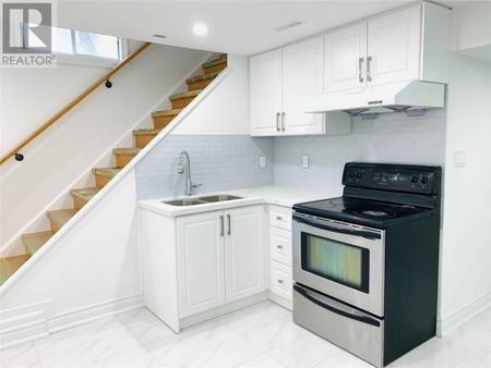 For Lease - 23 Lynmont Road Unit# Lower, Toronto, Ontario - Photo 3
