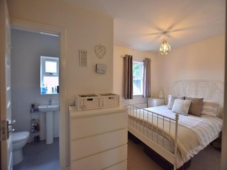 3 Bedroom Terraced To Let - Photo 5